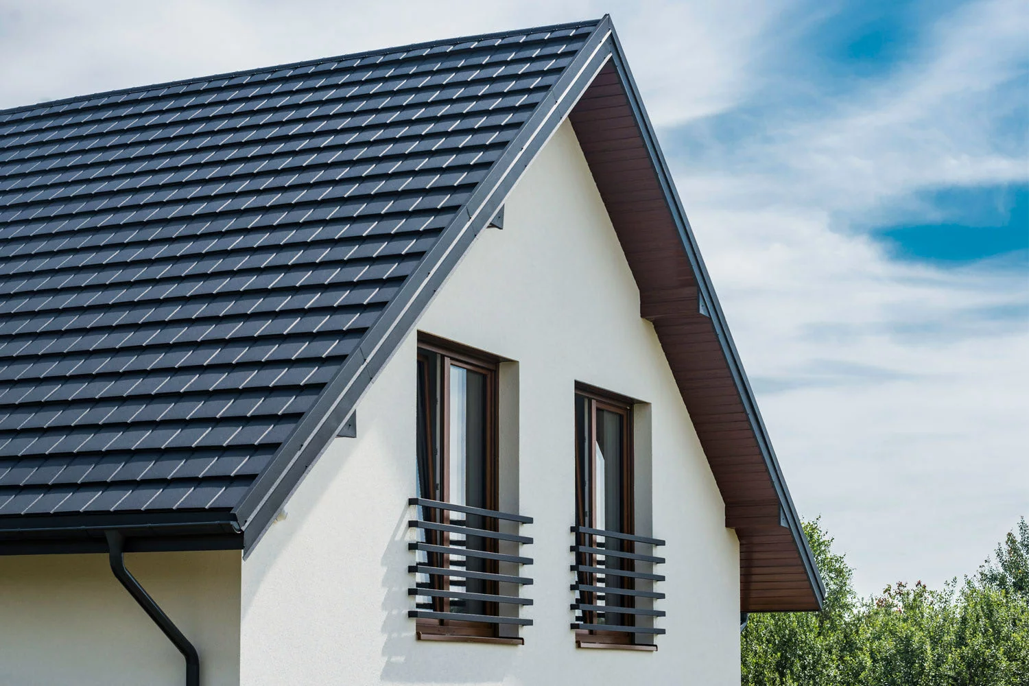 Moduláris cserepeslemezek: a rugalmas és esztétikus tetőmegoldások